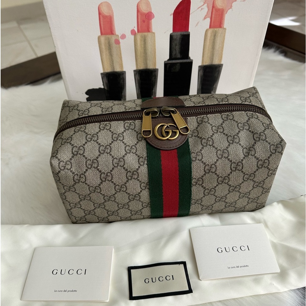 Auth GG Shelly Pouch - Picture 1 of 17
